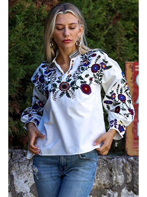 Chiccy Beyaz Hakim Yaka Balon Kol Yaka Ve Kol Ucu Nakışlı Dokuma Casual Bluz - S000358682-20063