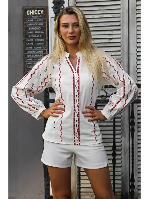 Chiccy Beyaz-Kırmızı Hakim Yaka Balon Kol Düğmeli Nakışlı Dokuma Bluz - S000358703-37232