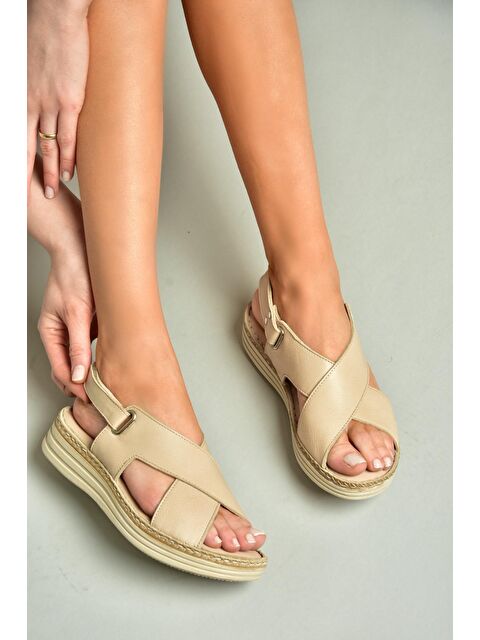 Fox Shoes U5552405 Bej Kadın Sandalet - S000356725-19928