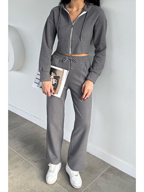 Gülseli Kadın Selanik Kumaş Ön Fermuarlı Kapüşonlu Sweat Bel Lastikli Pantolon İkili Takım - S000491732-20600
