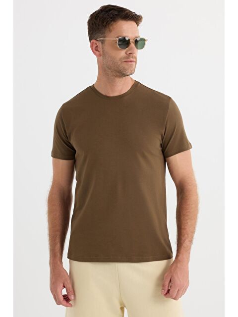 TUDORS Erkek Slim Fit Dar Kesim Pamuklu Yumuşak Doku Elastanlı Esnek Kumaş Kahverengi Bisiklet Yaka Tişört - S000519418-19413