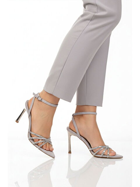 Ayakmod Gümüş Kadın İnce Topuklu Özel Davet Abiye Ayakkabı 681137 Z - S000515941-18105