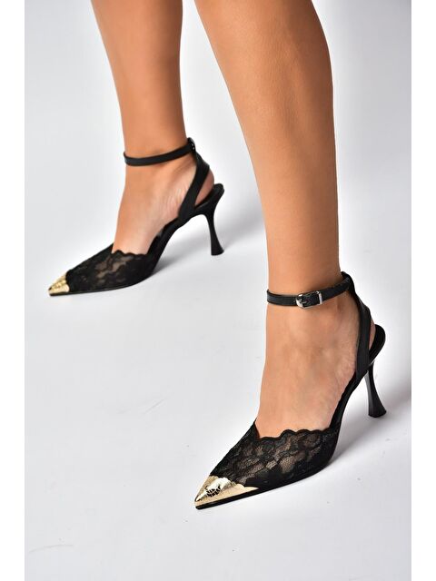 Fox Shoes Siyah Kadın Topuklu Ayakkabı Y752082806