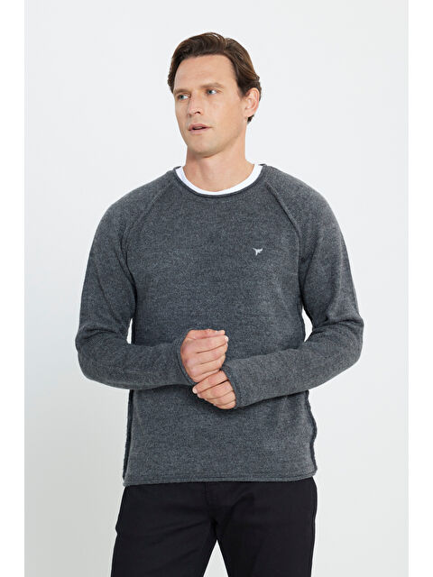 AC&Co / Altınyıldız Classics Erkek Antrasit Standart Fit Normal Kesim Bisiklet Yaka Triko Kazak - S000394586-29666