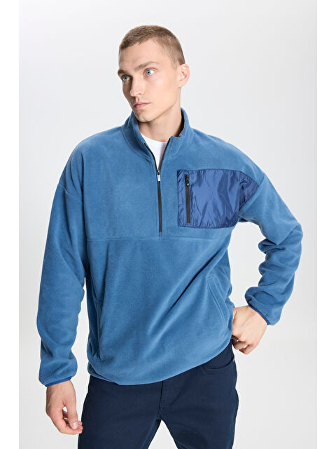 AC&Co / Altınyıldız Classics Erkek İndigo Oversize Bol Kesim Bato Yaka Cep Detaylı Fermuarlı Soğuk Geçirmez Polar Sweatshirt - S000394421-23093