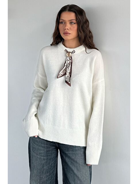 Gülseli Kadın Bisiklet Yaka Fular Aksesuarlı Triko Kazak - S000491767-19966