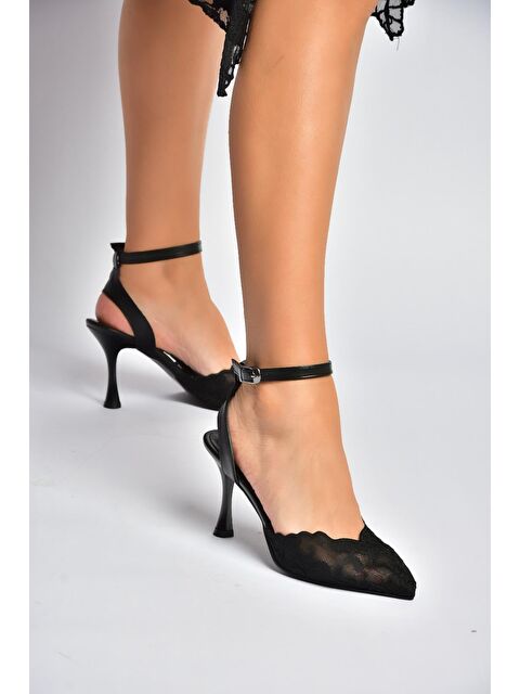 Fox Shoes Siyah Kadın Topuklu Ayakkabı Y752044206