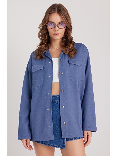 TUDORS Kadın Relax Fit Rahat Kesim Çift Cepli Örme İndigo Apaş Yaka Gömlek - S000521886-23093