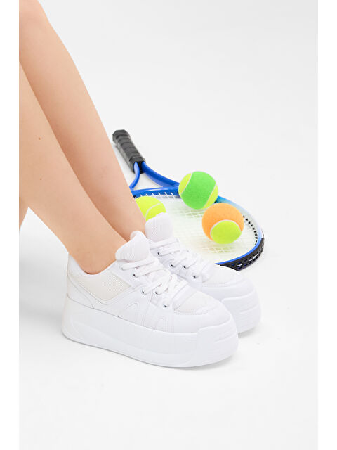 TONNY BLACK Kadın Beyaz Yüksek Taban Rahat Bağcıklı Sneaker - S000530445-21165