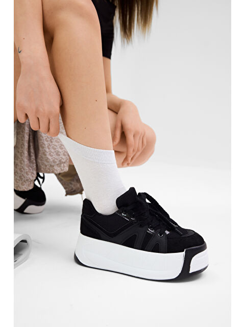 TONNY BLACK Kadın Siyah Yüksek Taban Rahat Bağcıklı Sneaker - S000530445-19351