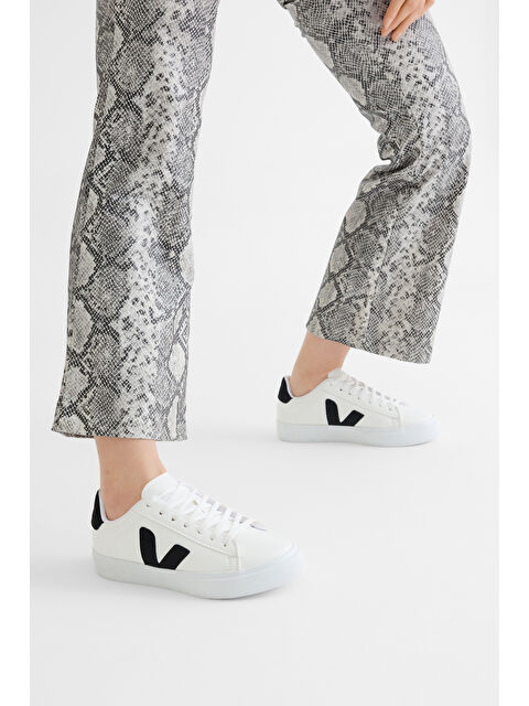 TONNY BLACK Kadın Beyaz Siyah Kauçuk Taban Rahat Bağcıklı Sneaker - S000530458-21165