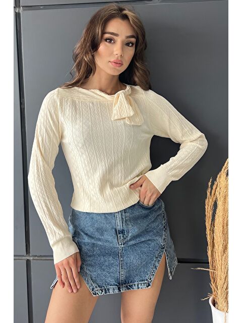 Gülseli Yaka Bağlama Detaylı Kendinden Desenli Elastanlı Kadın Triko Bluz - S000313521-19966