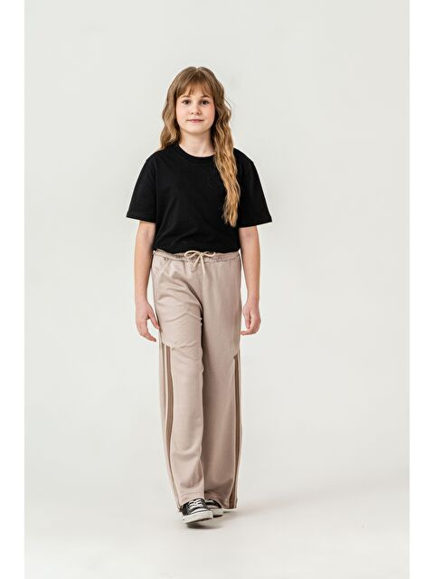 Mışıl Kids Sağ Sol Diz Boyu Garnili Biyeli Kız Çocuk Eşofman Altı