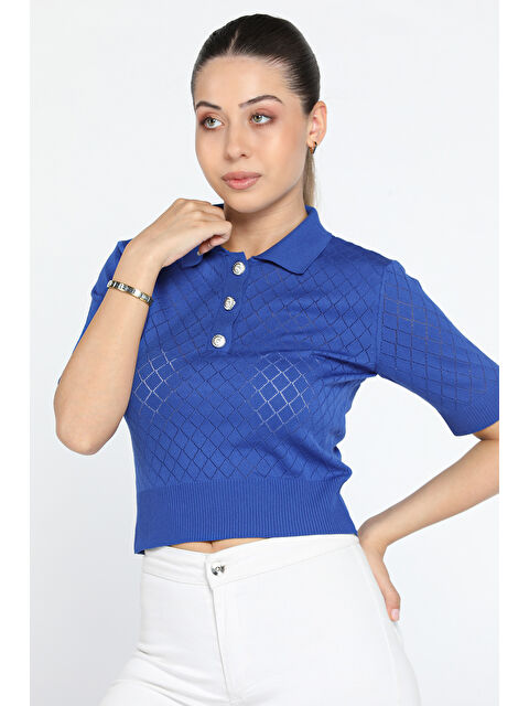 Gülseli Polo Yaka Kendinden Desenli Ön Düğme Detaylı Kadın Elastanlı Triko Bluz - S000300408-23710