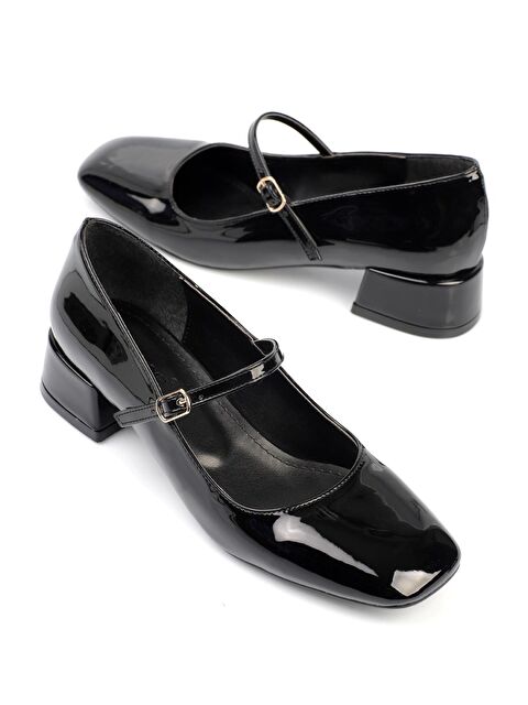 Capone Outfitters Küt Burunlu Bantlı Alçak Topuk Kadın Ayakkabı - S000210305-19351