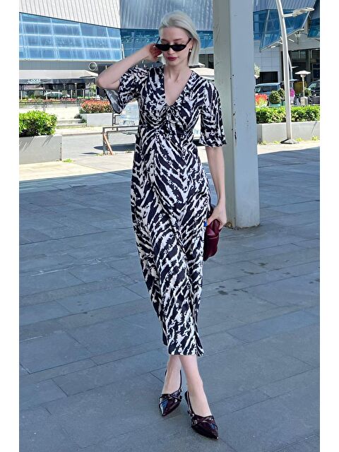 Madmext Siyah Desenli V Yaka Önü Büzgülü Elbise Mg2068 - S000197635-19351