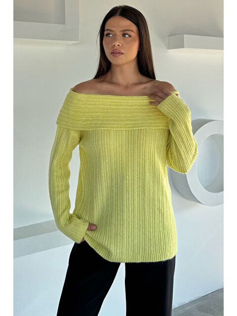 Gülseli Kadın Madonna Yaka Kendinden Çizgi Desenli Triko Bluz - S000469773-20072