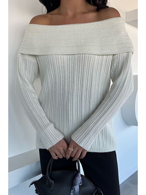 Gülseli Kadın Madonna Yaka Kendinden Çizgi Desenli Triko Bluz - S000469773-19966