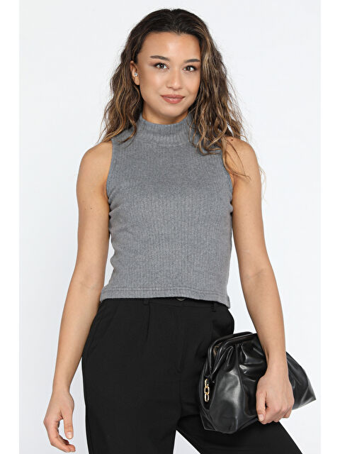 Gülseli Yarım Balıkçı Yaka Sıfır Kol Kaşkorse Bluz - S000290503-29351