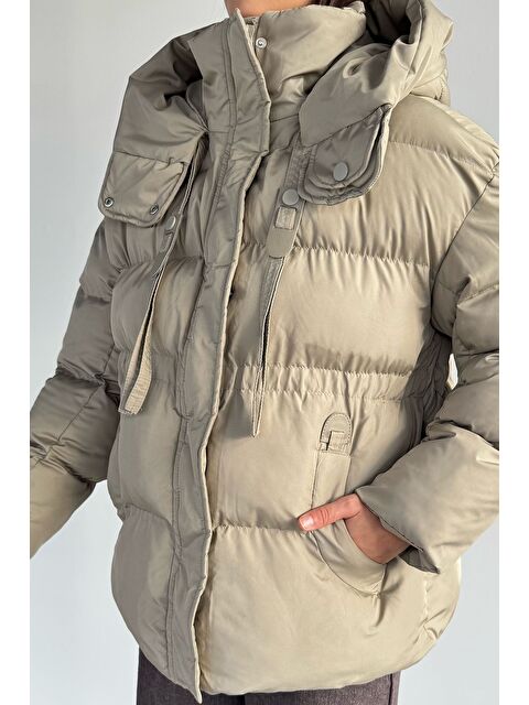 Gülseli Kadın Kapüşonlu Fermuarlı Ve Çıtçıtlı Şişme Mont - S000469832-25636