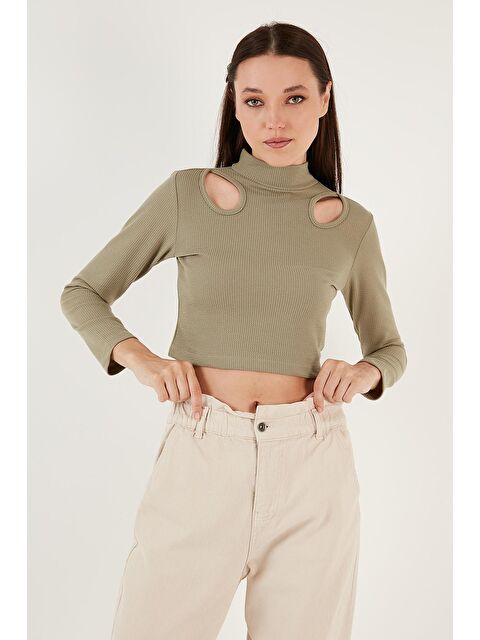 Lela Esnek Slim Fit Cut Out Pencereli Dik Yaka Crop Bluz 5865348 - S000108590-17346