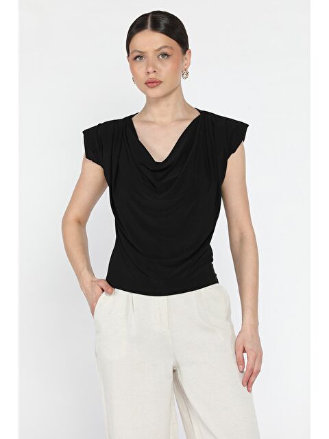 Gülseli Omuz Vatkalı Drapeli Kadın Bluz - S000361147-19351