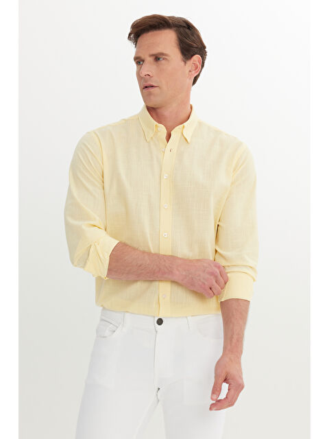 AC&Co / Altınyıldız Classics Erkek Sarı Comfort Fit Rahat Kesim Gizli Düğme Yaka %100 Pamuk Flamlı Gömlek - S000394347-20072