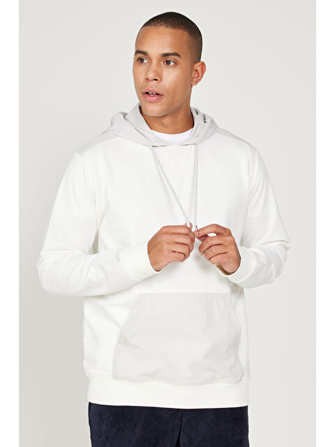 Altınyıldız Classics Erkek Ekru-Bej Standart Fit Normal Kesim Kapüşonlu Cepli Sweatshirt - S000491173-37264