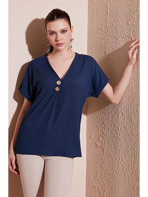Lela Düğme Detaylı V Yaka Bluz 5865567 - S000137441-23093