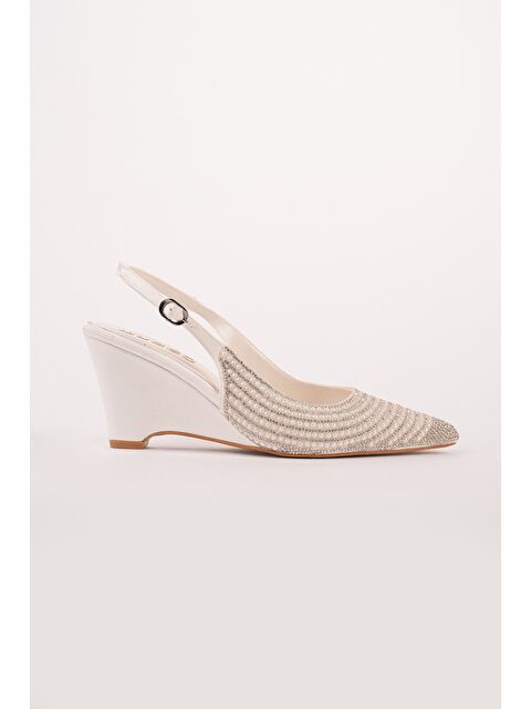 Muggo TİERA Taş ve İnci İşlemeli Sivri Burun Arkası Açık Kadın Dolgu Topuklu Abiye Ayakkabı - S000531942-20063