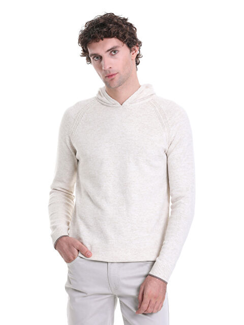 Hatemoğlu Ekru Regular Fit Jakarlı Kapüşonlu Triko Kazak - S000288469-19965