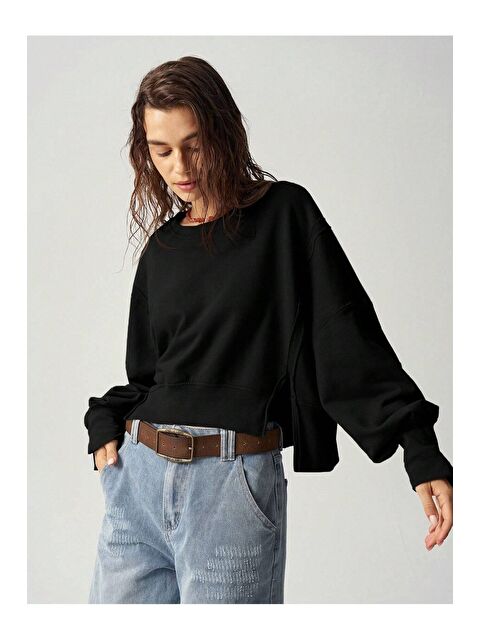 Trendseninle Kadın 3 Iplik Siyah Yanları Yırtmaç Detay Kısa Sweat - S000304186-1720