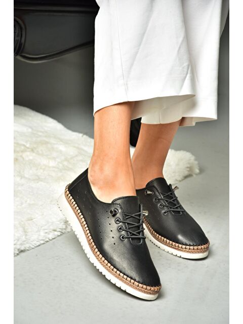 Fox Shoes P5555081 Siyah Kadın Ayakkabı