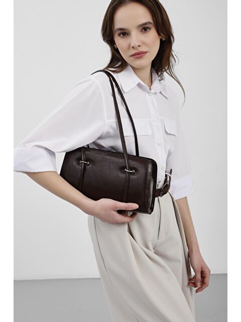 Shulebags Hansal Metal Detaylı Baget Çanta Acı Kahve