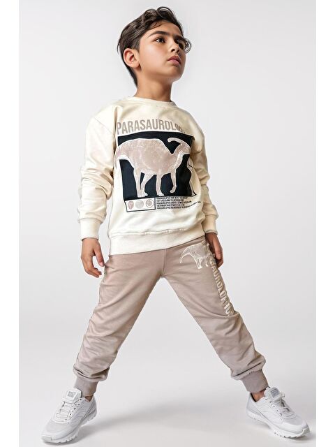 Riccotarz Erkek Çocuk Üzerinde Parasaurolophus Figürlü ve Yazı Baskılı Bej Eşofman Takım - S000271894-19928