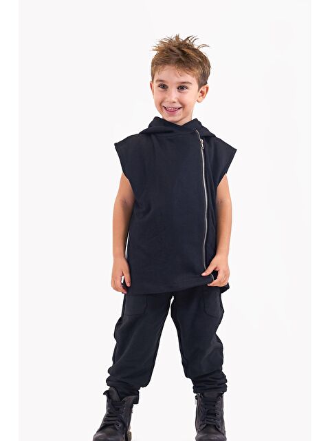 Catz Kids Erkek Çocuk Takım Siyah 3 İplik Penye Boyfriend Pantolon + Siyah Penye Kapüşonlu Yelek - S000119067-19351