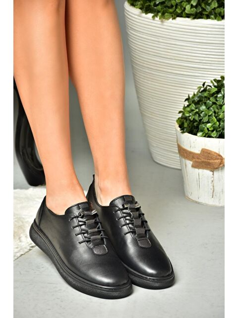 Fox Shoes P5554610 Siyah Kadın Sneaker