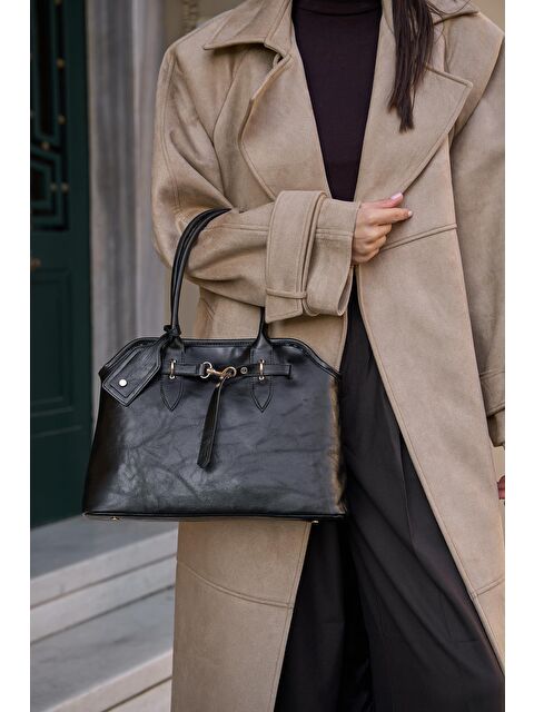 MADAMRA Kemer Detaylı Retro El Çantası Siyah - S000355803-19351