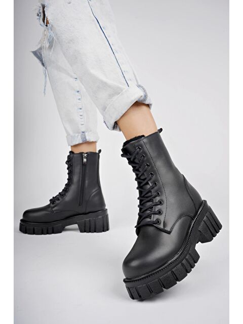 Muggo JUST Kalın Taban Fermuarlı Bağcıklı Kadın Postal Bot - S000280353-19351