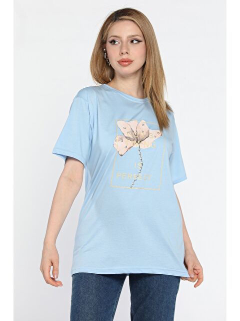 Gülseli Bisiklet Yaka Taş Detaylı Baskılı Kadın Tişört - S000379986-17437