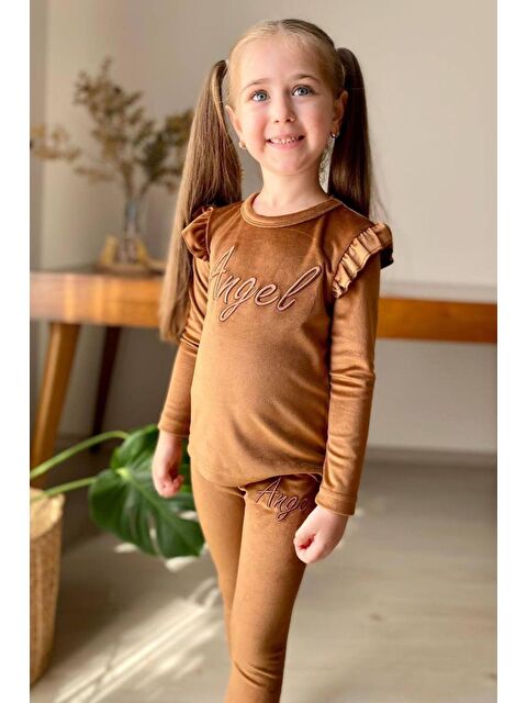 Riccotarz Kız Çocuk Omuzlarında Fırfır Detayı Angel Yazı İşlemeli Kadife Kahverengi Taytlı Takım - S000303600-19413