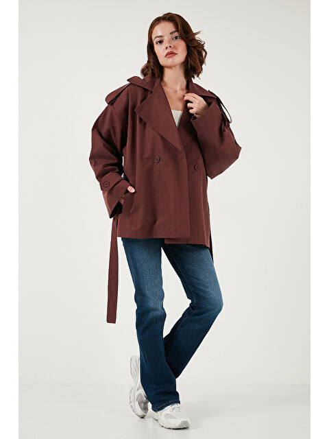 Lela Oversize Fit Kruvaze Yaka Kuşaklı Düğmeli Trençkot 6839609 - S000480575-19951