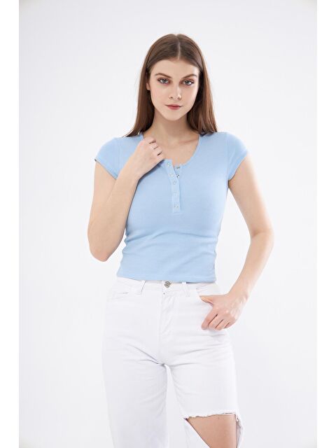 Chandraswear Kadın Mavi Dar Kalıp Crop T-Shirt - Citcit - S000207209-17234