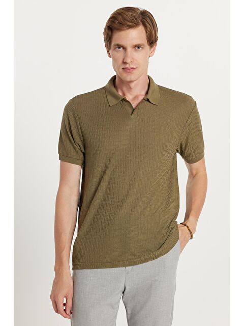 TUDORS Erkek Slim Fit Dar Kesim Viskon Kumaş Desenli Düz Pike Düğmesiz Haki Polo Yaka Tişört - S000519632-18547