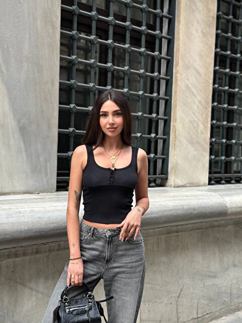 Hazelin Kadın Siyah Önü Çıt Çıt Kapamalı Crop HZL25S-ZK11671