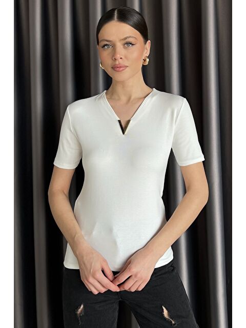 Gülseli Kadın V Yaka Gold Toka Detaylı Elastanlı Bluz - S000379920-19966