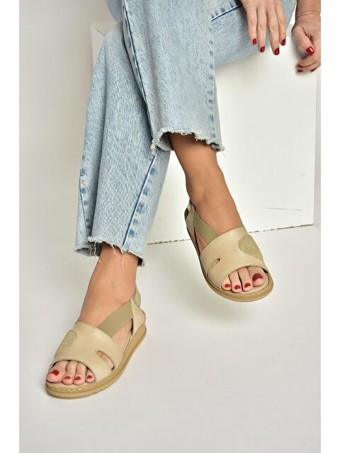 Fox Shoes Bej Kadın Sandalet Y555554003 - S000518395-19928