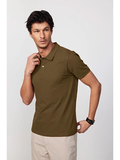 TUDORS Erkek Regular Fit Klasik Kesim %100 Pamuk Düz Pike Koyu Vizon Polo Yaka Tişört - S000519657-9561