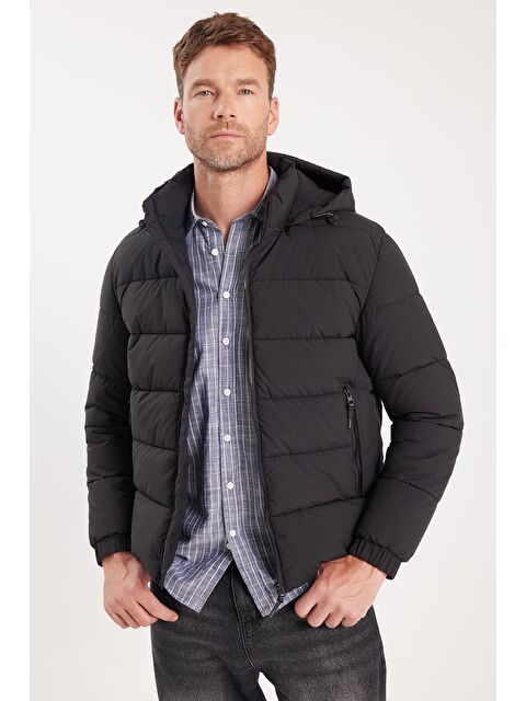 TUDORS Erkek Relax Fit Rahat Kesim Çift Cepli Çıkarılabilir Kapüşonlu Sıcak Tutan Siyah Şişme Mont - S000521957-19951