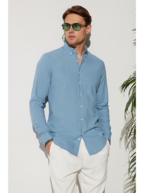TUDORS Erkek Slim Fit Dar Kesim %100 Pamuk Keten Doku Düğmeli Yaka Mavi Gömlek